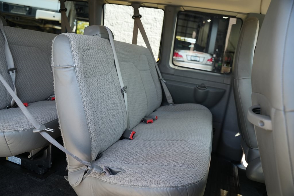 2017 Chevrolet Express 3500 LT photo 27