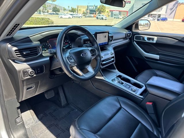2023 Ford Explorer XLT photo 7