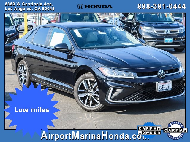 2025 Volkswagen Jetta SE's photo