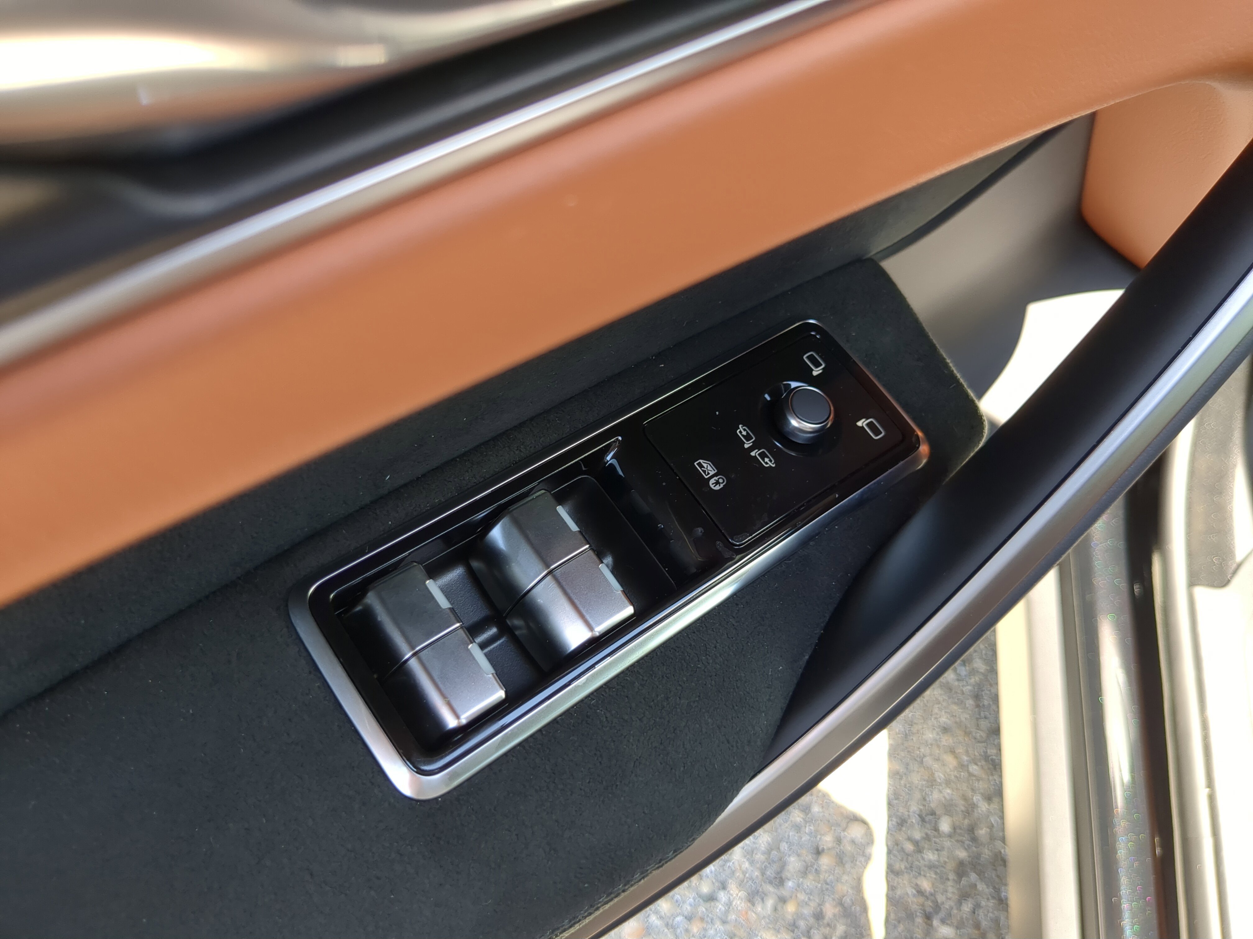 2026 Jaguar F-PACE SVR photo 8