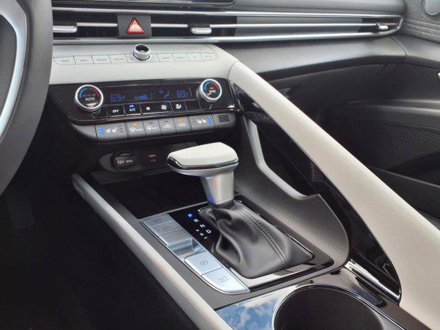 2025 Hyundai Elantra Hybrid Limited photo 16
