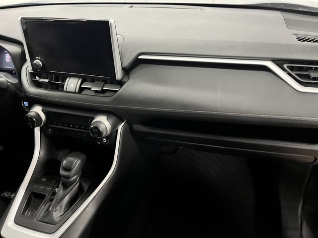 2023 Toyota RAV4 XLE photo 18