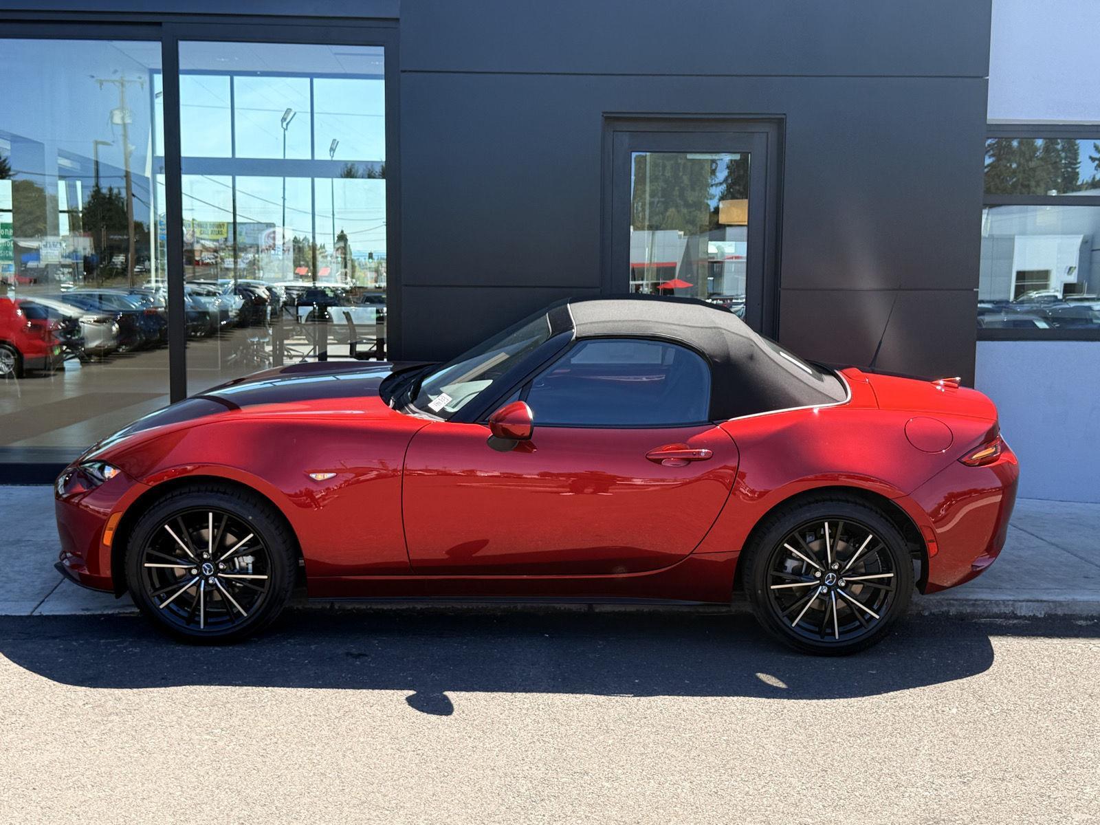 2025 Mazda MX-5 Miata Miata Grand Touring photo 3