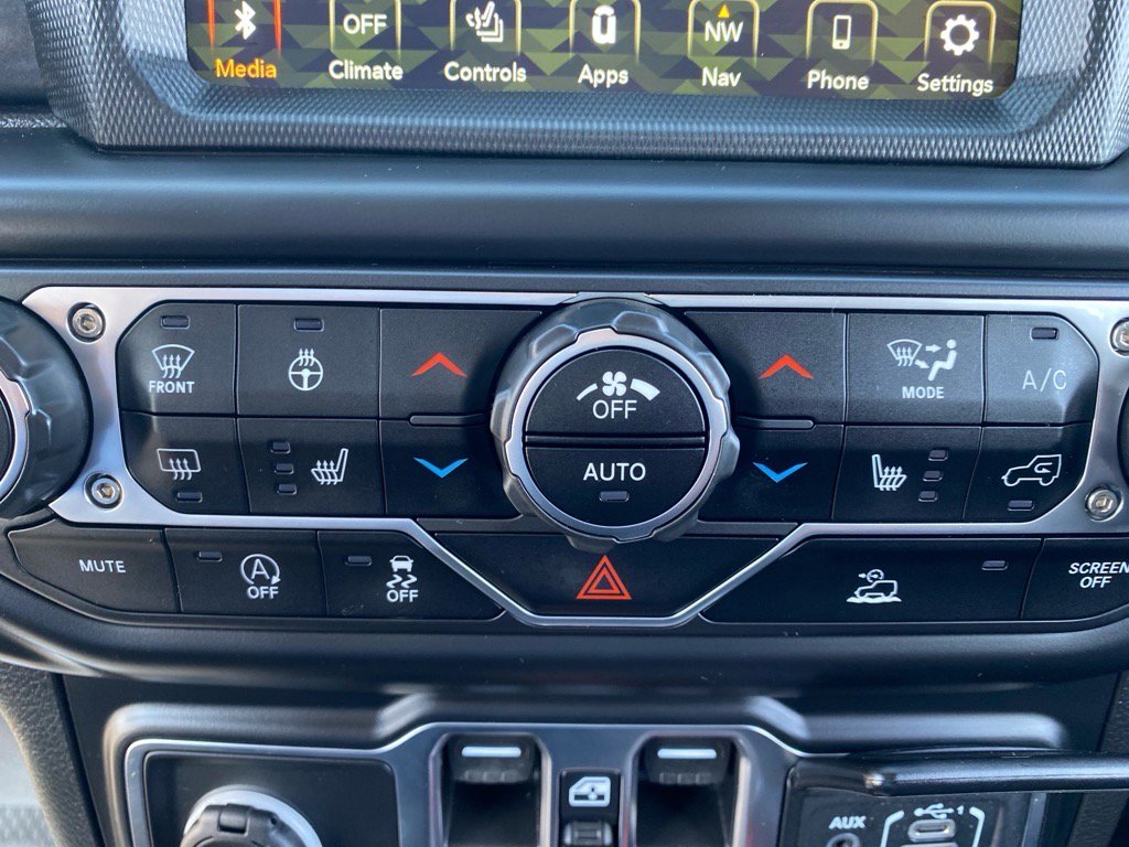 2023 Jeep Wrangler Sahara Altitude photo 11
