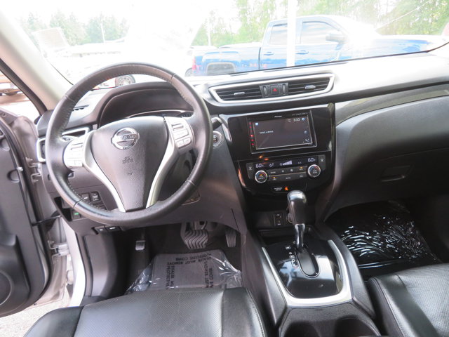 2015 Nissan Rogue SL photo 22