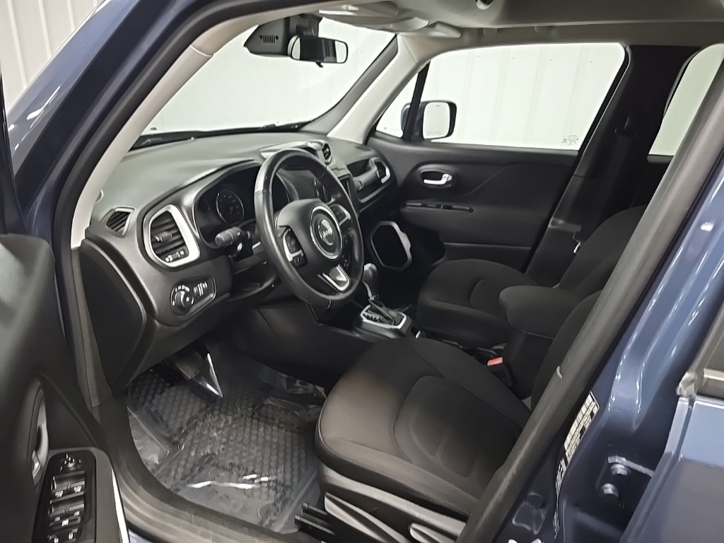 2020 Jeep Renegade Latitude photo 29