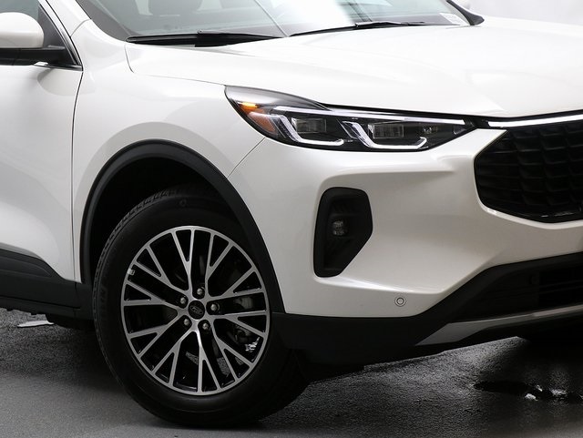 2025 Ford Escape Plug-In Hybrid photo 3