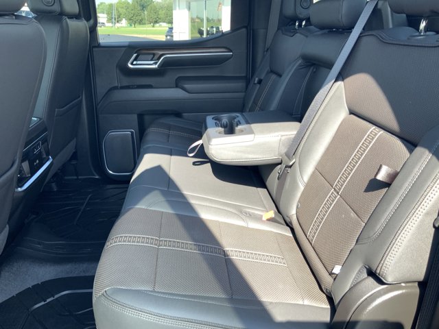 2025 Chevrolet Silverado 1500 High Country photo 23