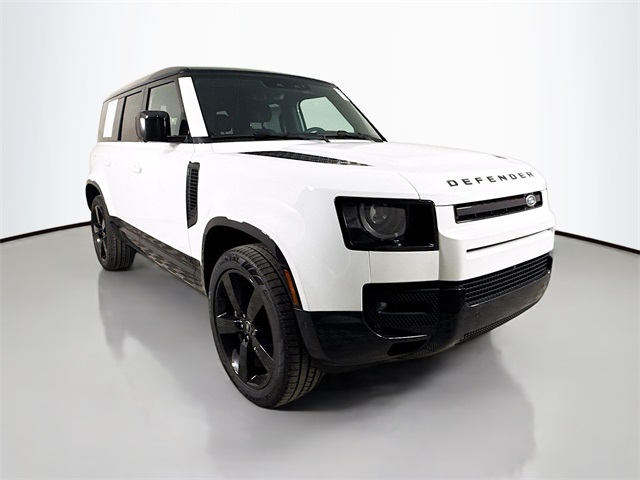 2025 Land Rover Defender 110 V8 photo 3