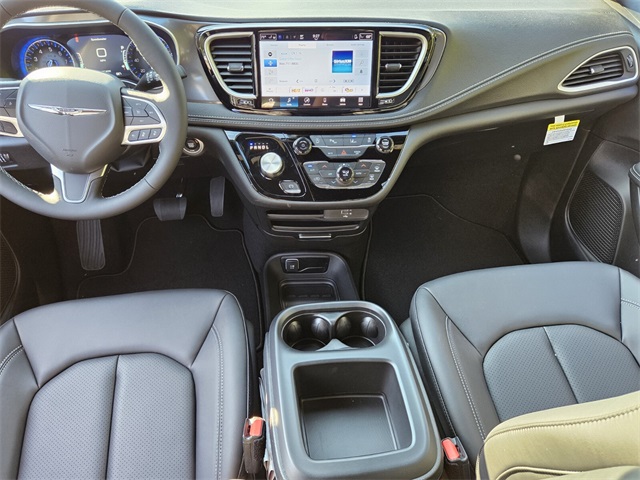 2026 Chrysler Pacifica photo 9