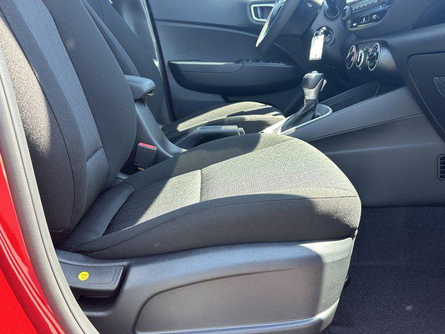 2025 Hyundai Venue SE photo 12