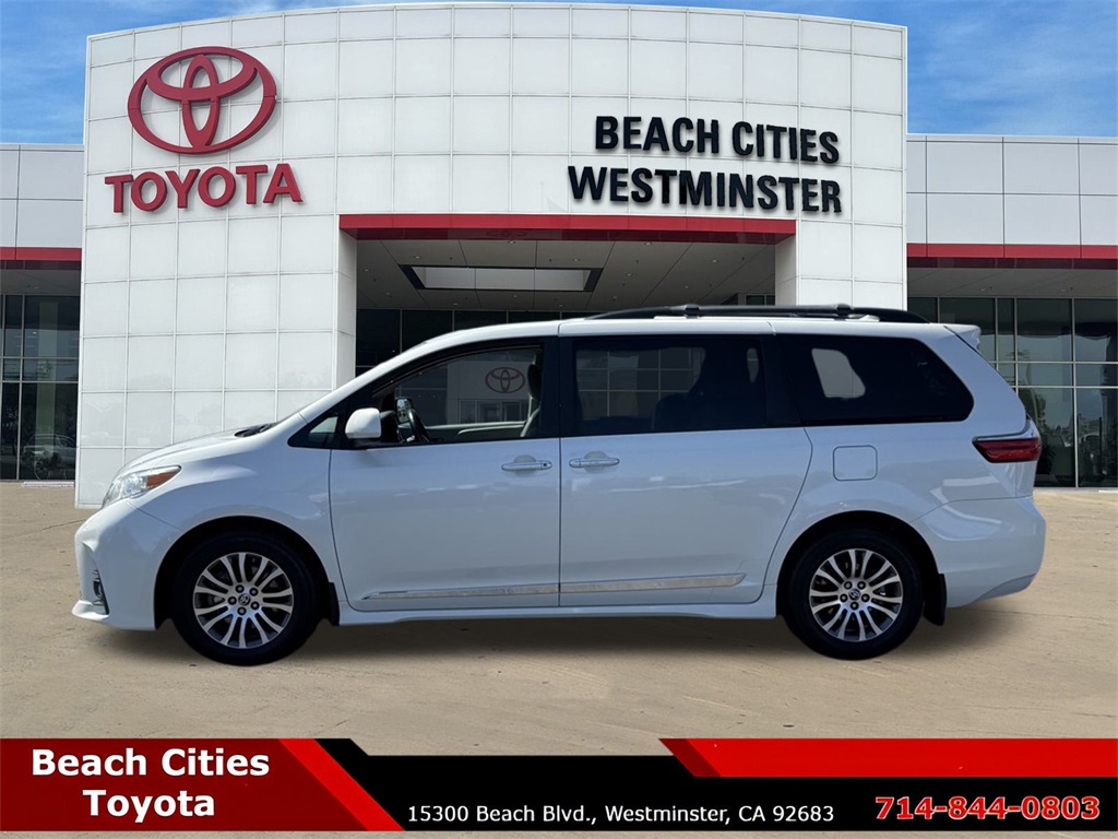 2020 Toyota Sienna XLE photo 4