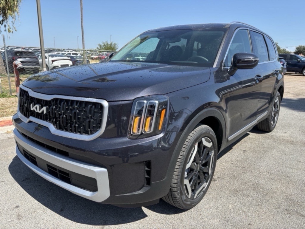 2025 Kia Telluride S photo 3