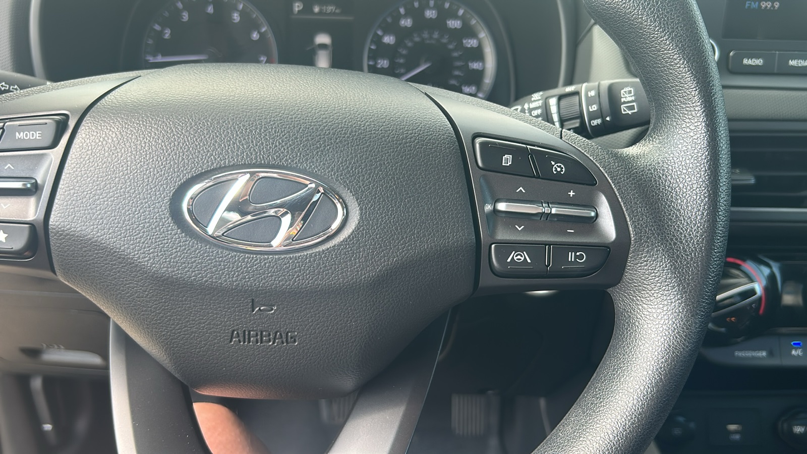 2023 Hyundai Kona SEL photo 17