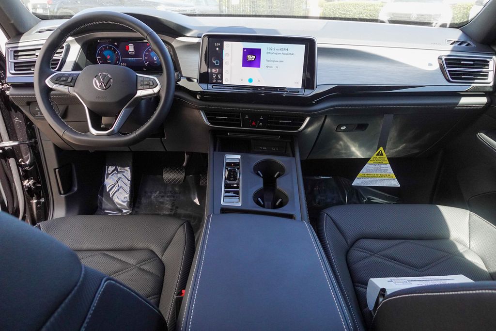 2025 Volkswagen Atlas Cross Sport SE photo 26