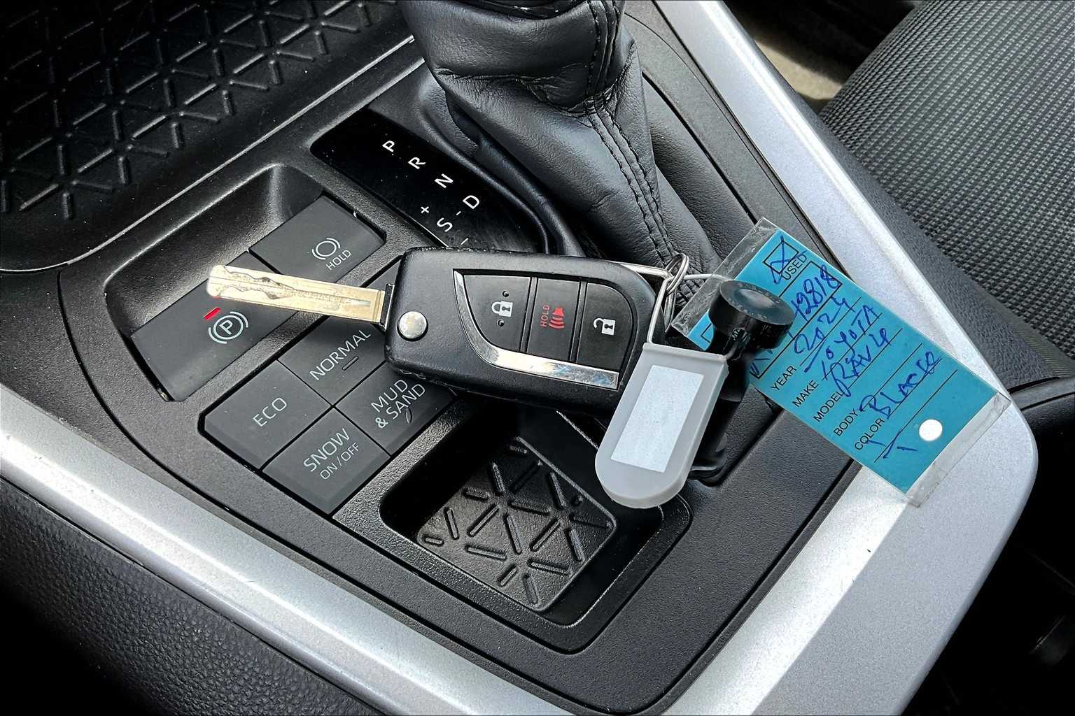 2024 Toyota RAV4 LE photo 13