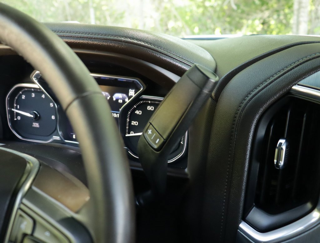 Used 2022 White Frost Tricoat GMC Denali image 20