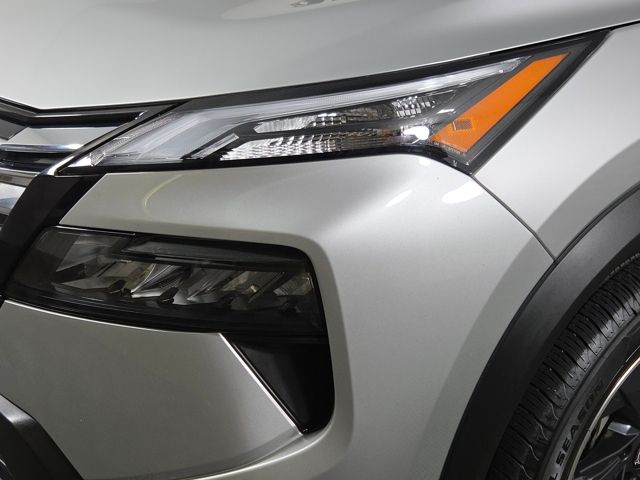 2024 Nissan Rogue SV photo 4