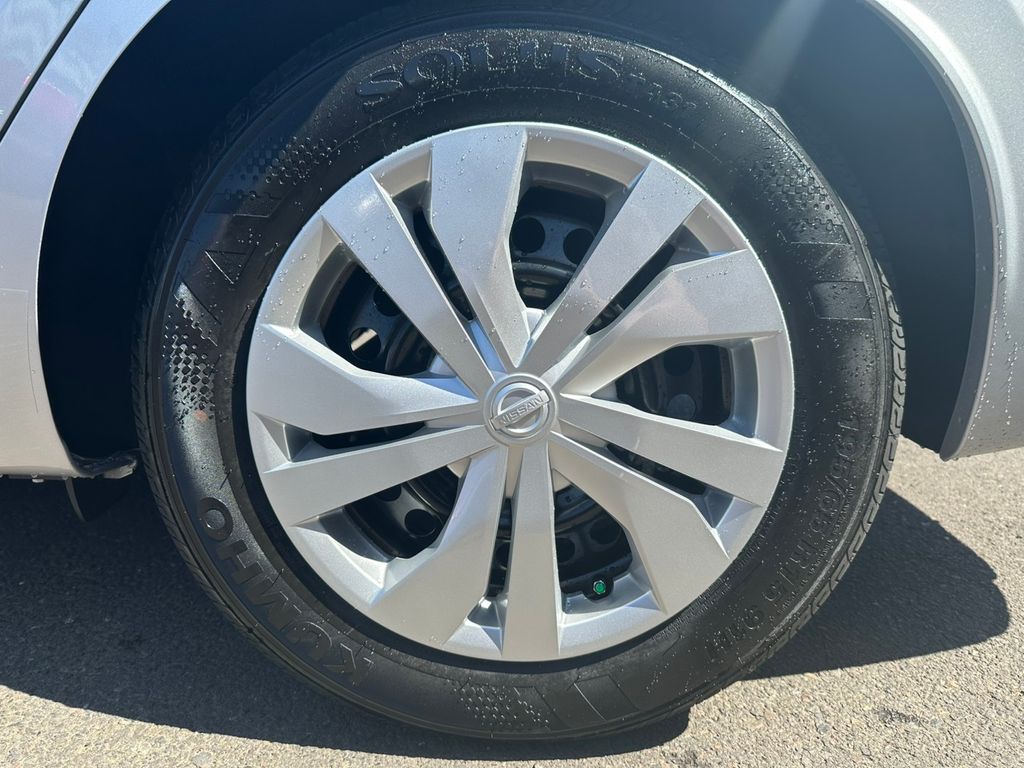 2025 Nissan Versa 1.6 S photo 12