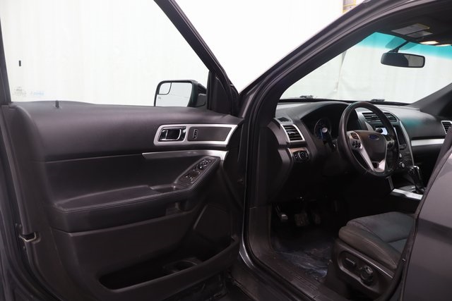 2015 Ford Explorer XLT photo 8
