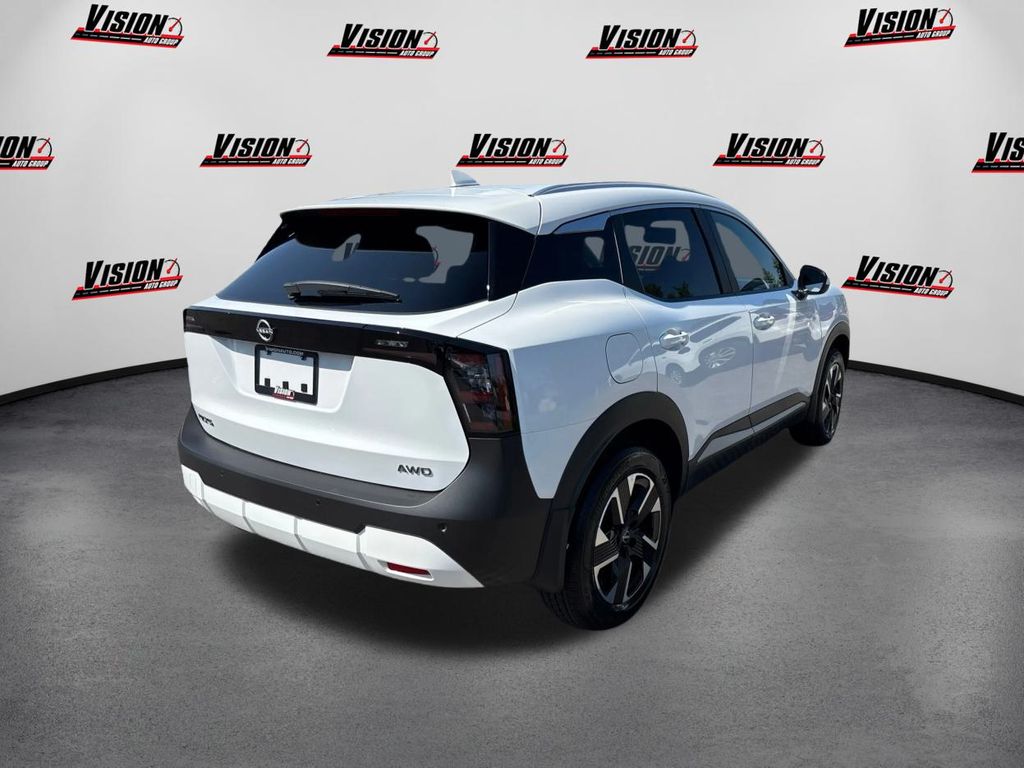 2025 Nissan Kicks SV photo 5
