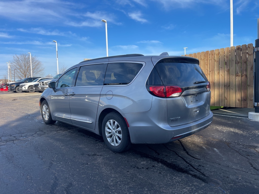 Used 2017 Chrysler Pacifica Touring-L with VIN 2C4RC1BG0HR507593 for sale in Racine, WI