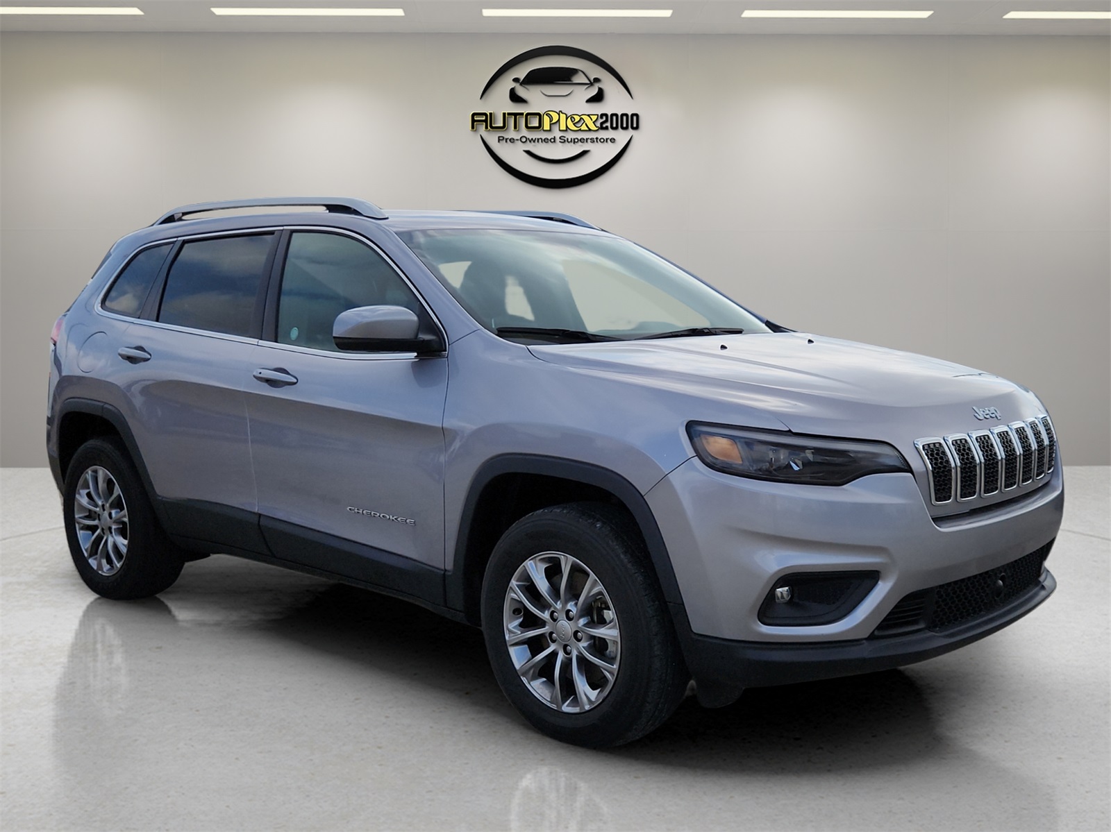 2021 Jeep Cherokee Latitude Lux photo 2