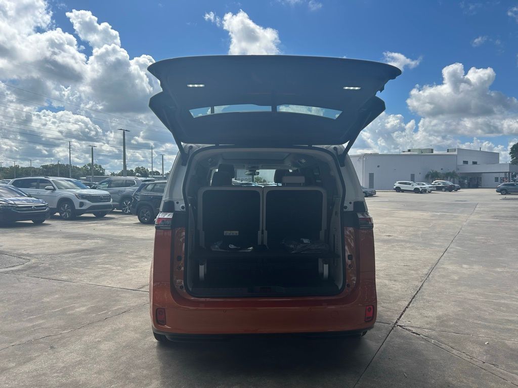 2025 Volkswagen ID. Buzz Pro Plus photo 30