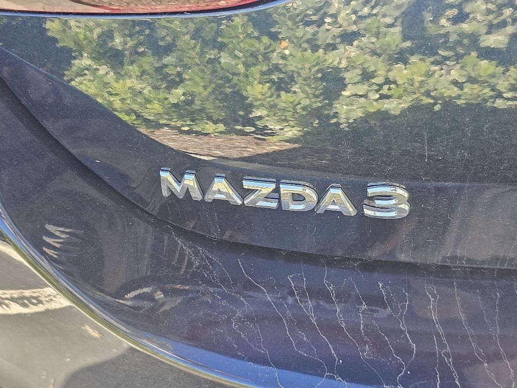 2025 Mazda Mazda3 2.5 s Preferred photo 2
