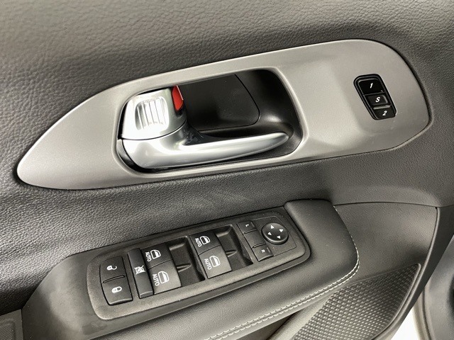 2025 Chrysler Pacifica photo 15