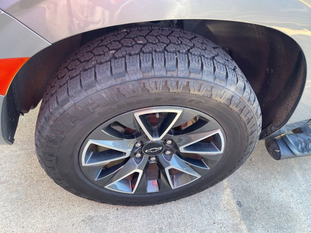 2021 Chevrolet Tahoe Z71 photo 4
