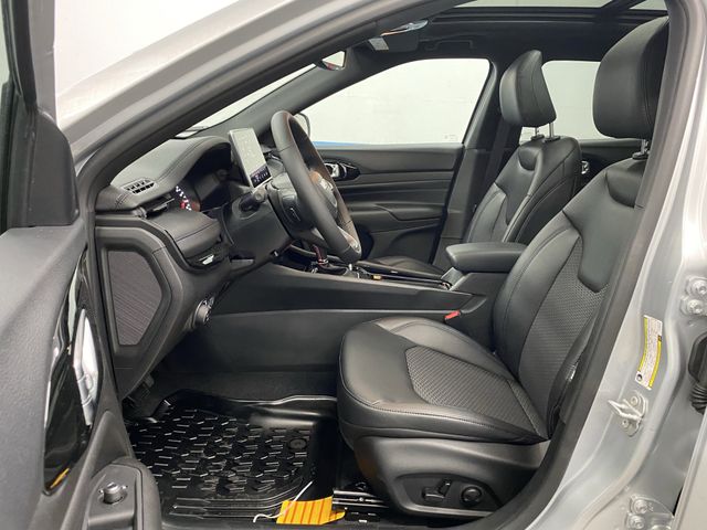 2026 Jeep Compass Latitude photo 4