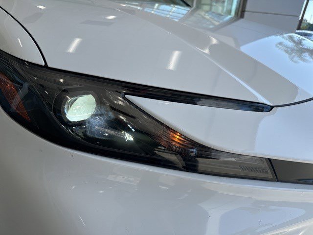 2025 Toyota Camry SE photo 9