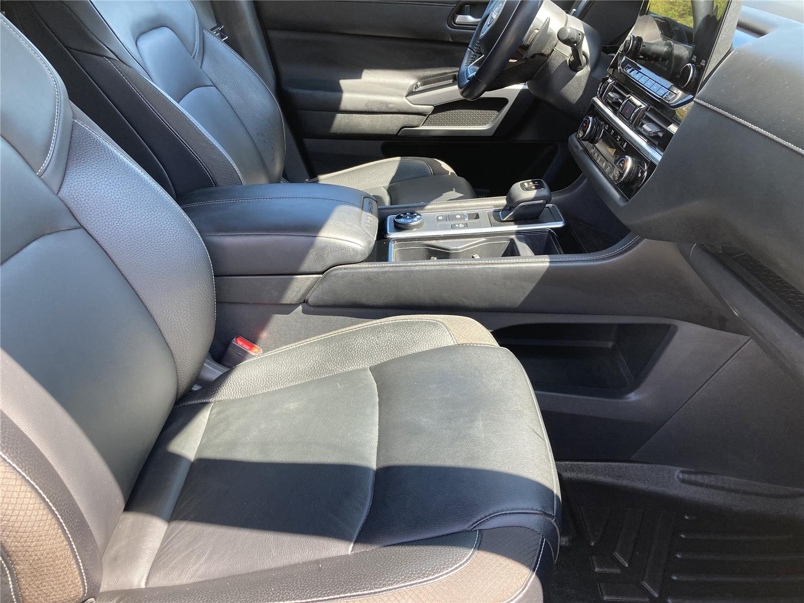 2023 Nissan Pathfinder SL photo 14