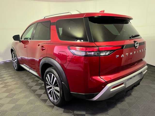 2022 Nissan Pathfinder Platinum photo 3