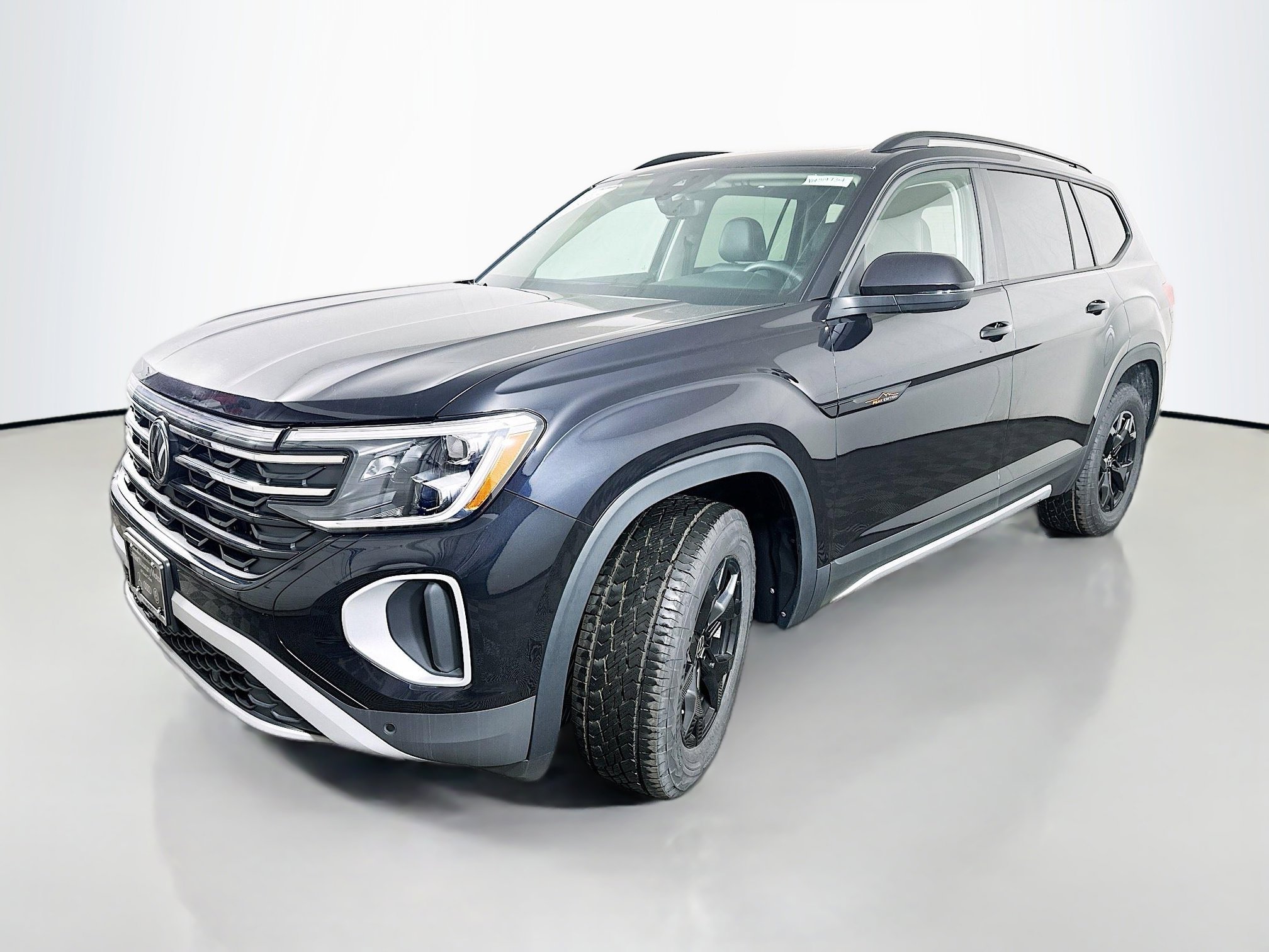 2025 Volkswagen Atlas Peak Edition SE Technology photo 3