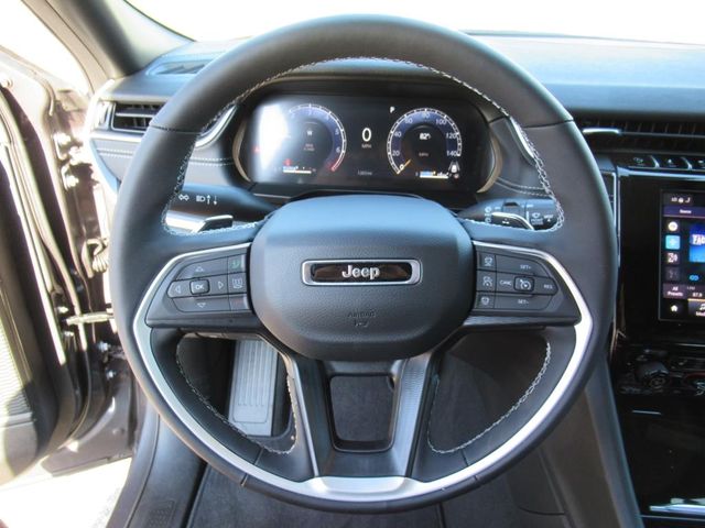 2025 Jeep Grand Cherokee Laredo X photo 15