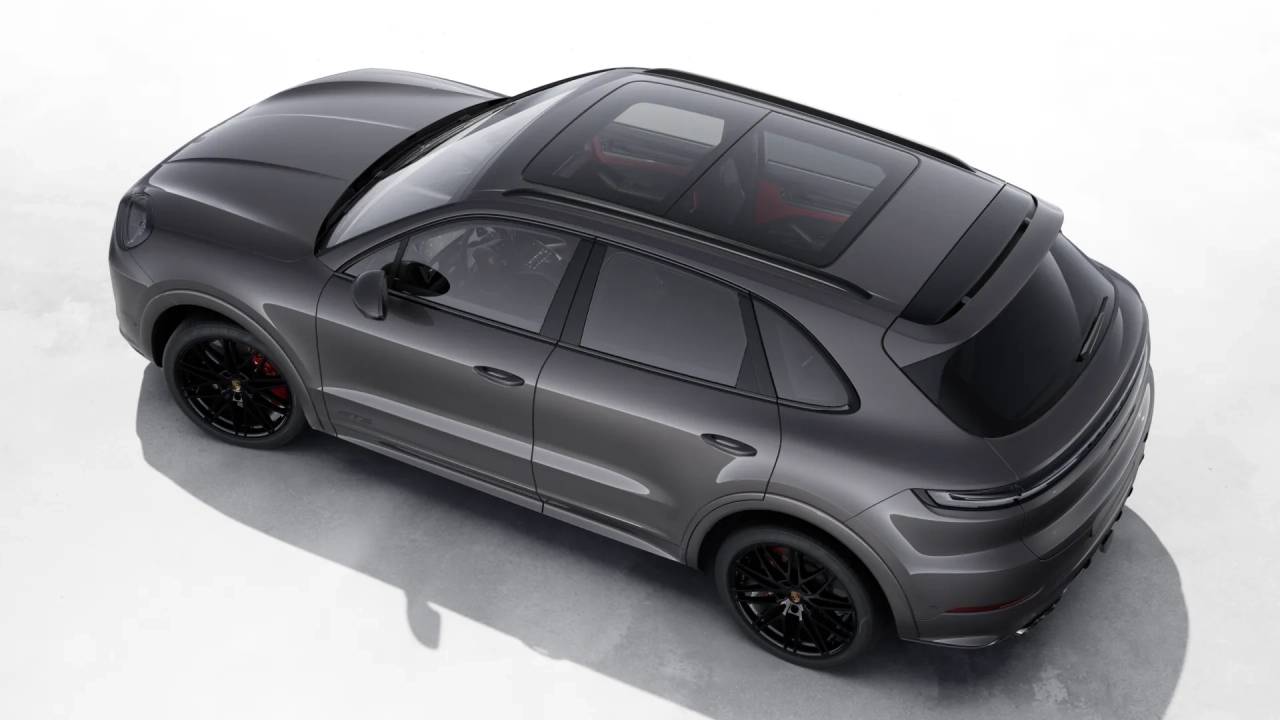 2025 Porsche Cayenne GTS photo 4