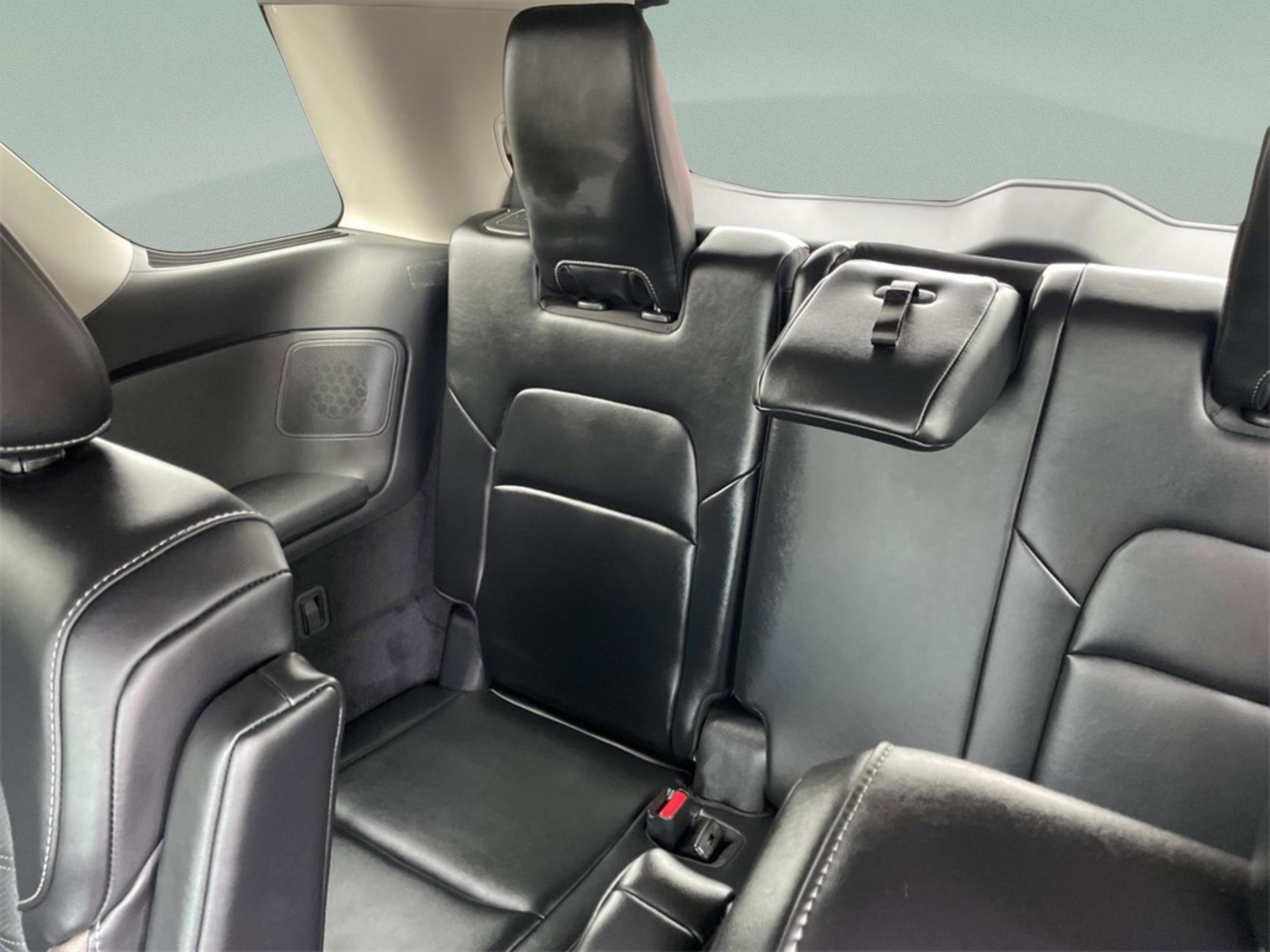 2025 Nissan Pathfinder Platinum photo 6