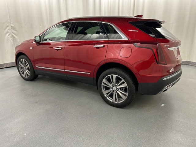 2025 Cadillac XT5 Premium Luxury photo 3