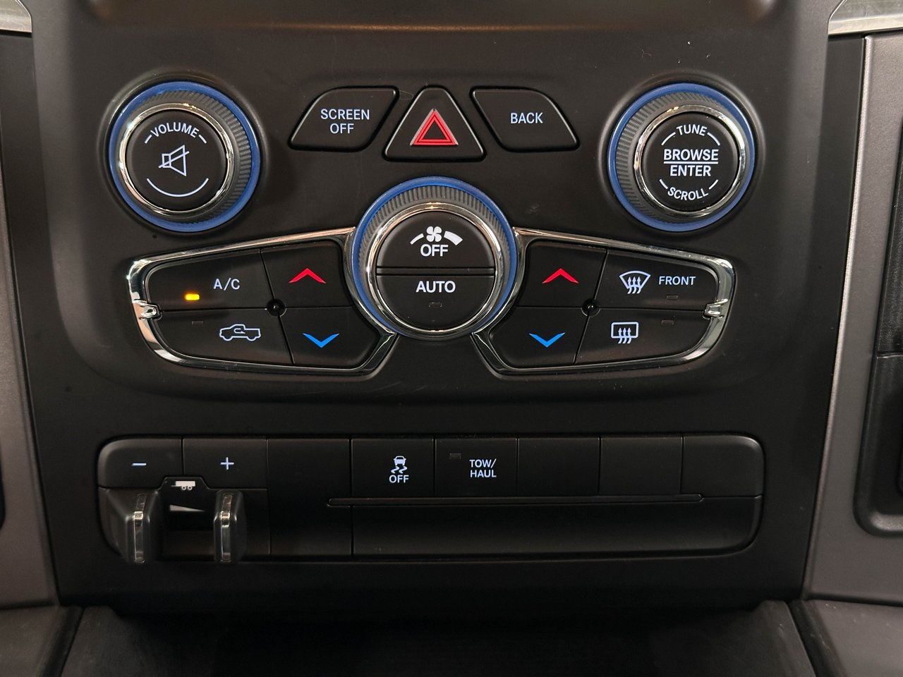2023 Ram 1500 Classic SLT photo 12