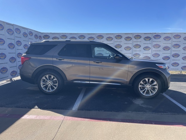2021 Ford Explorer Limited's photo