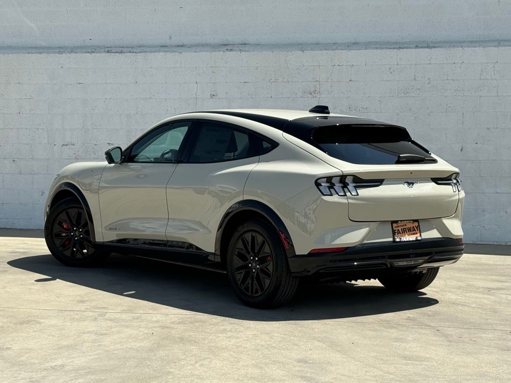 2025 Ford Mustang Mach-E Premium photo 4