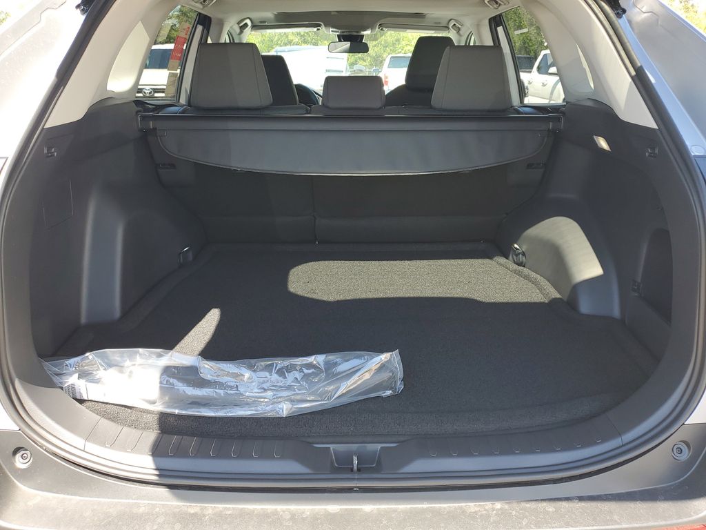 2025 Toyota RAV4 XLE photo 18