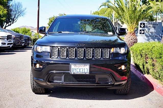 2018 Jeep Grand Cherokee Altitude photo 2