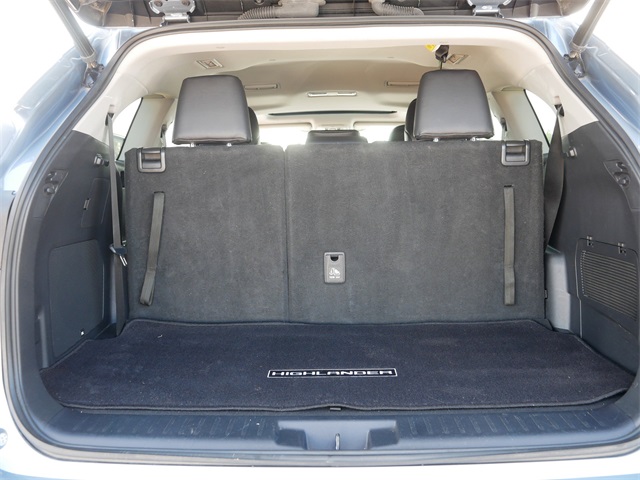 2021 Toyota Highlander Limited photo 17