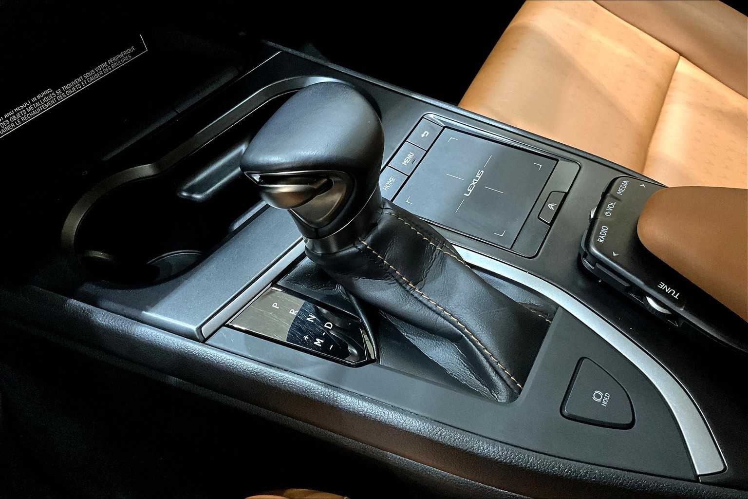 2022 Lexus UX 200 photo 14