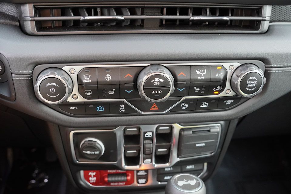 2024 Jeep Wrangler Rubicon 4xe photo 28