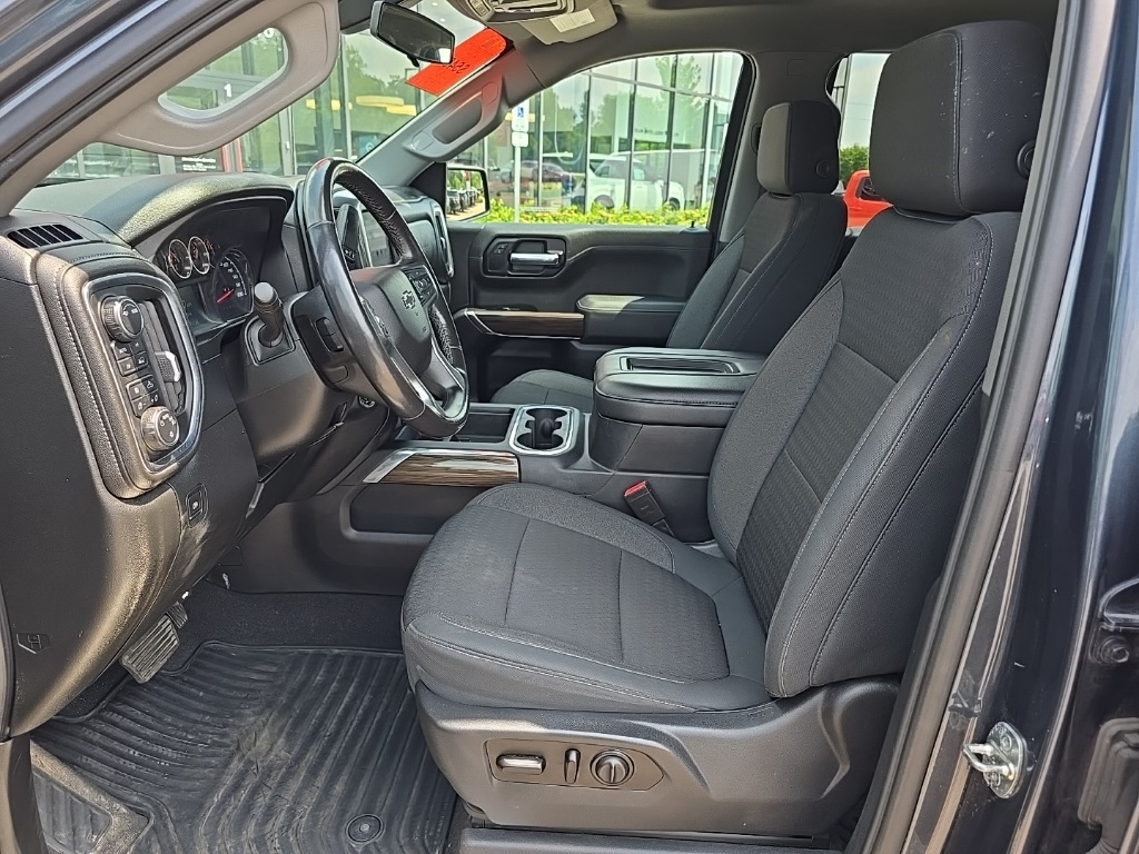 2020 Chevrolet Silverado 1500 RST photo 4