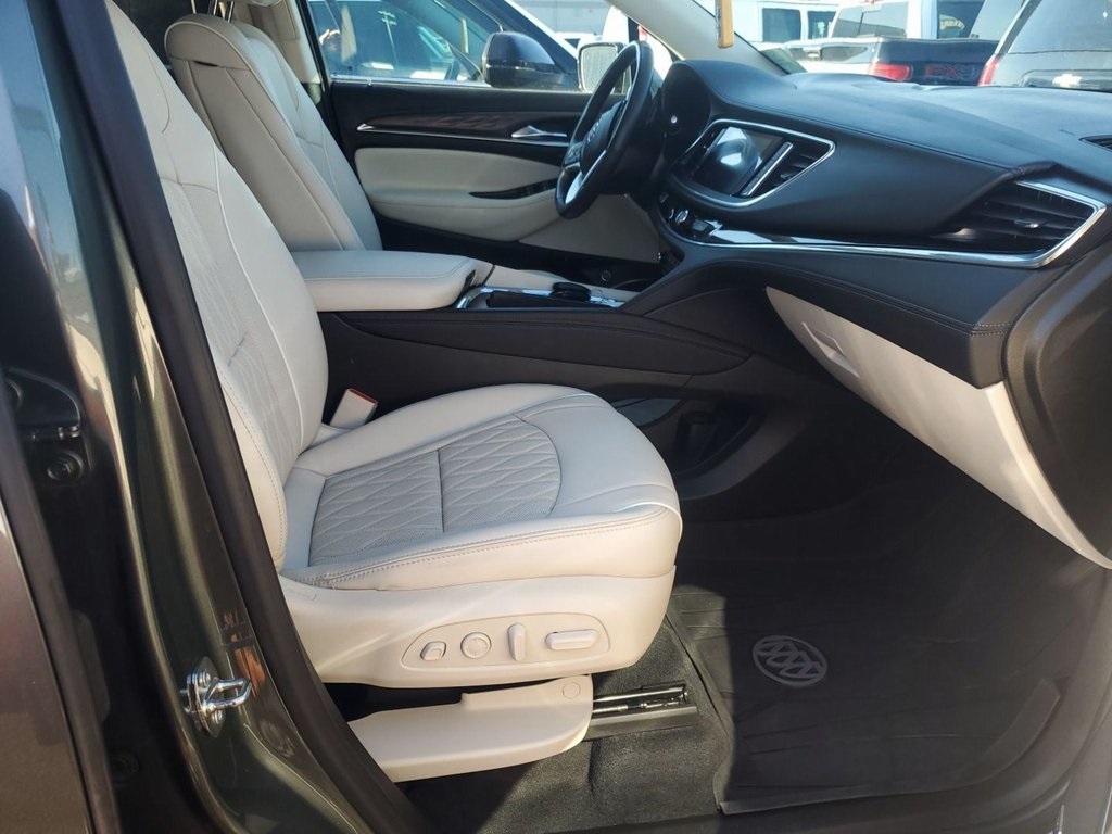2023 Buick Enclave Avenir photo 8